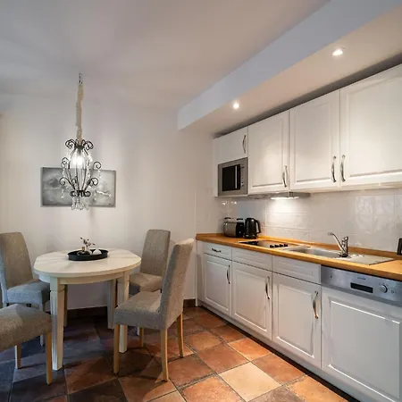 Souterrain Ferienwohnung In Dierhagen *